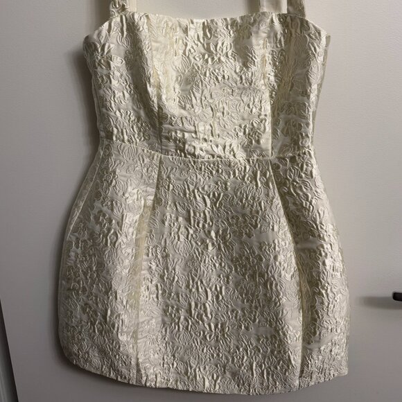 Galadirel Mini Dress in White (ELLIATT) - Picture 5 of 10